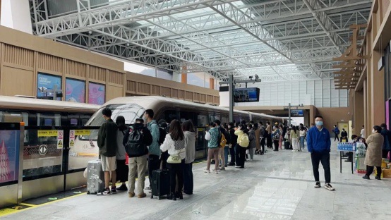 鳳凰磁浮觀光快線通車試營(yíng)業(yè)！中大咨詢助力國內(nèi)首個(gè)“磁浮+文化+旅游”模式項(xiàng)目落地